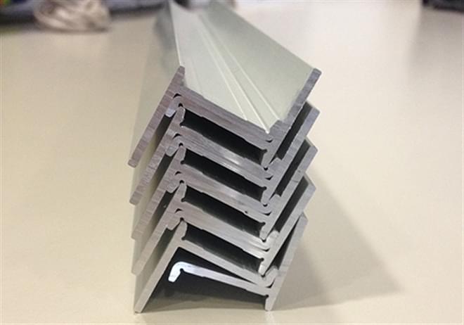 aluminum-profiles-and-steel-profiles-comparison