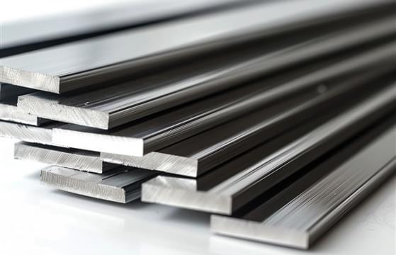 immagine anteprima Profilo piatto in alluminio anodizzato: vantaggi e applicazioni nei settori industriali